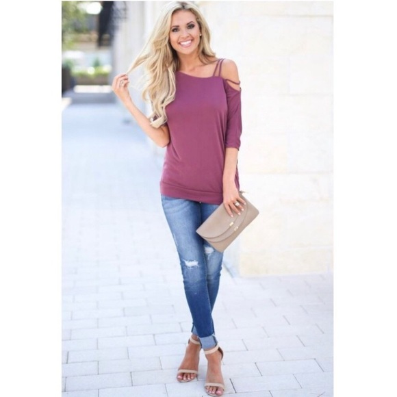 NWOT - Sexy Off the Shoulder T-Shirt - Picture 5 of 9